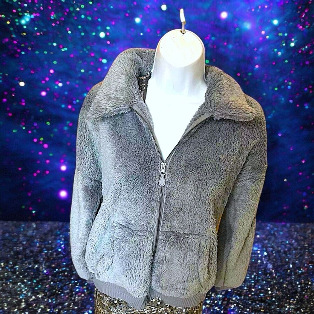 SOCIALITE Nia Sherpa Jacket Size Small in Light Grey New With Tags